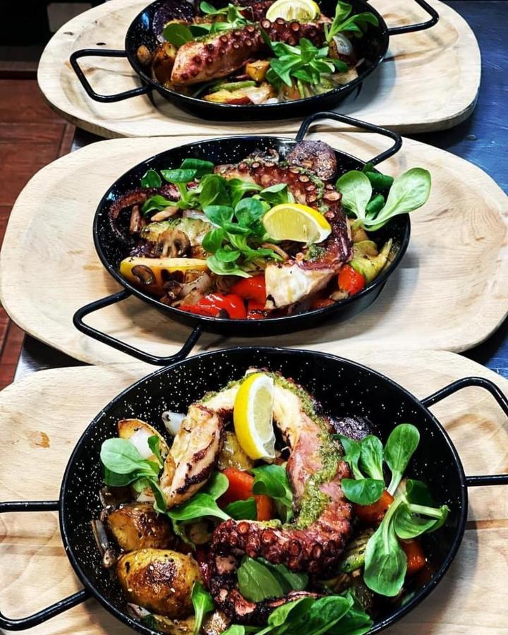 Restauracja I Noclegi Izba Rybacka W Krainie Wygaslych Wulkanow Podgorki Exteriér fotografie