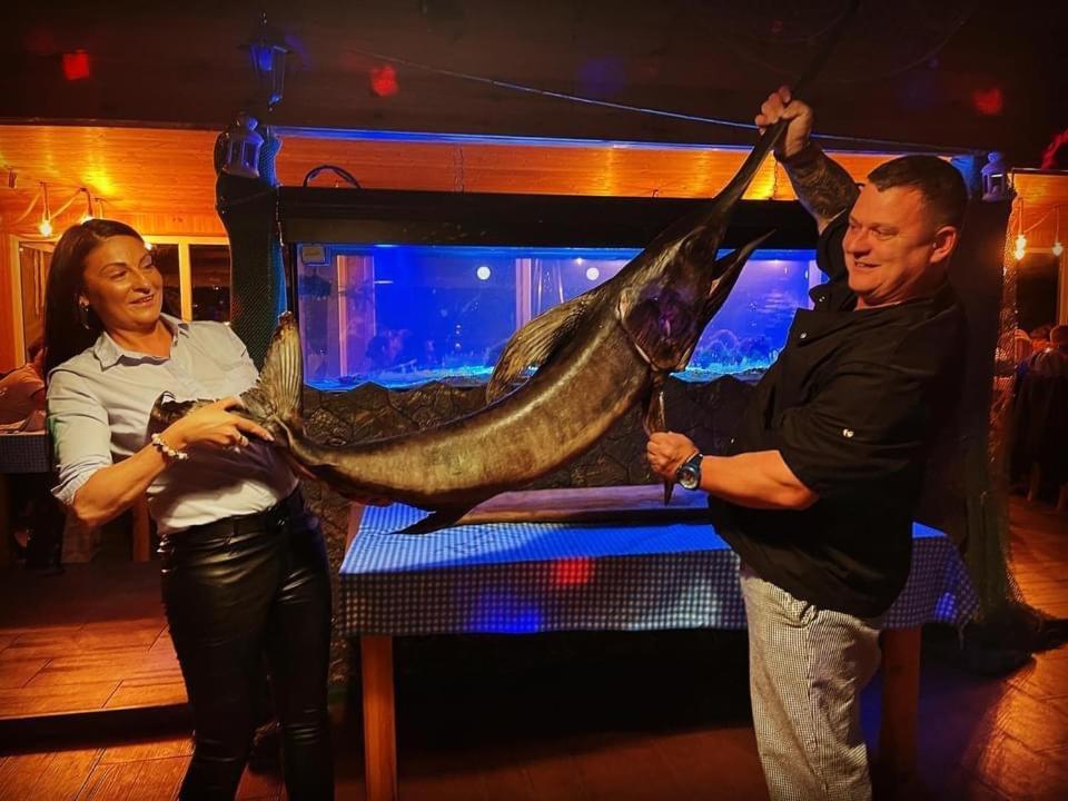 Restauracja I Noclegi Izba Rybacka W Krainie Wygaslych Wulkanow Podgorki Exteriér fotografie